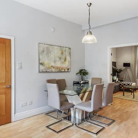 3 Bedroom Townhouse On Harrogate's Famous Stray * Harrogate