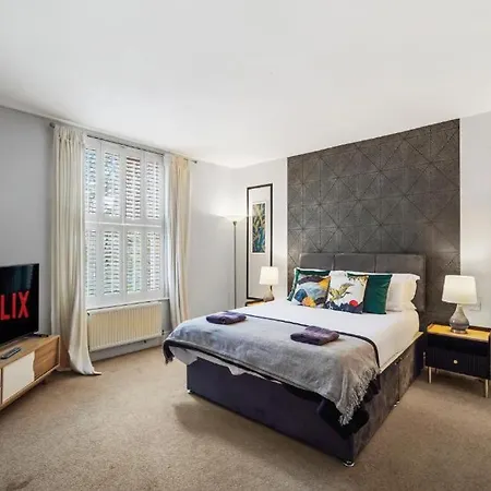 Nyaraló 3 Bedroom Townhouse On Harrogate's Famous Stray *