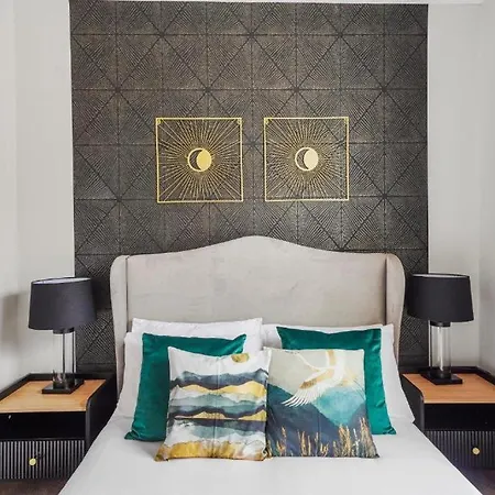 Nyaraló 3 Bedroom Townhouse On Harrogate's Famous Stray *