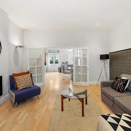 3 Bedroom Townhouse On Harrogate's Famous Stray * Harrogate