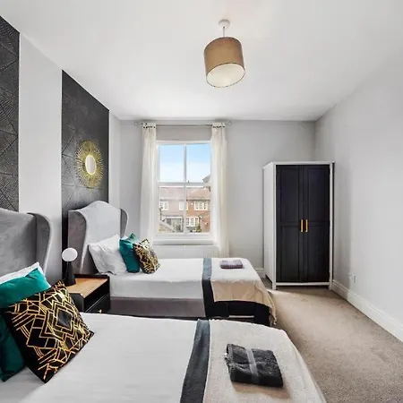 3 Bedroom Townhouse On Harrogate's Famous Stray Сasa de vacaciones Harrogate