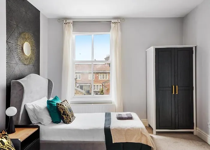 3 Bedroom Townhouse On Harrogate's Famous Stray Harrogate