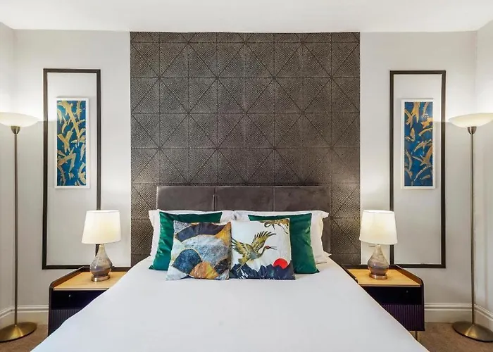 3 Bedroom Townhouse On Harrogate's Famous Stray