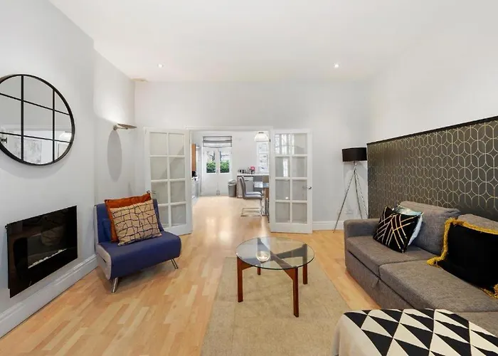 3 Bedroom Townhouse On Harrogate's Famous Stray * Harrogate