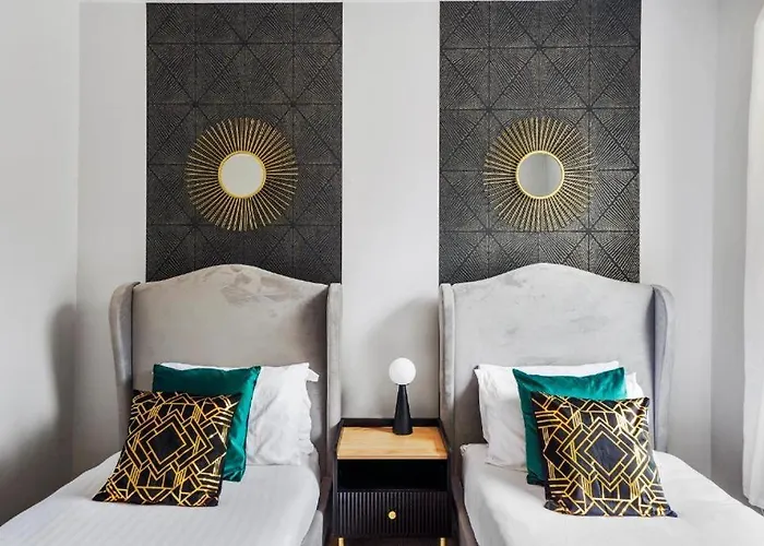 3 Bedroom Townhouse On Harrogate's Famous Stray