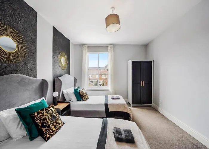 3 Bedroom Townhouse On Harrogate's Famous Stray Сasa de vacaciones Harrogate