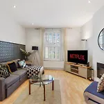 3 Bedroom Townhouse On Harrogate's Famous Stray *